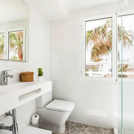 Raquel Blanes Вилла Кала-эн-Форкат