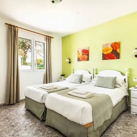 Raquel Blanes Вилла *