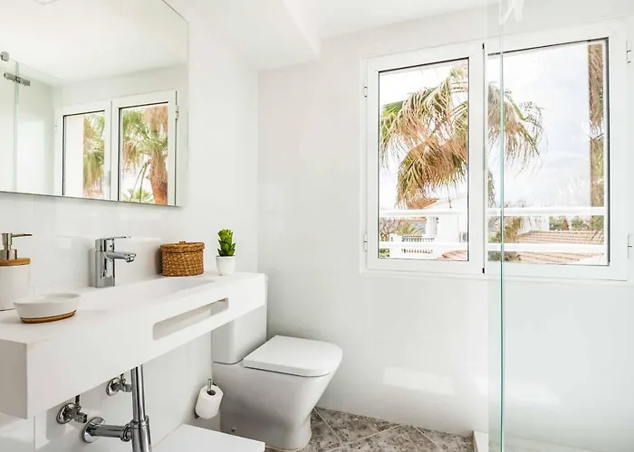 Raquel Blanes فيلة كالا ان فوركات