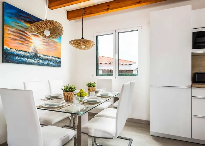 فيلة Raquel Blanes *